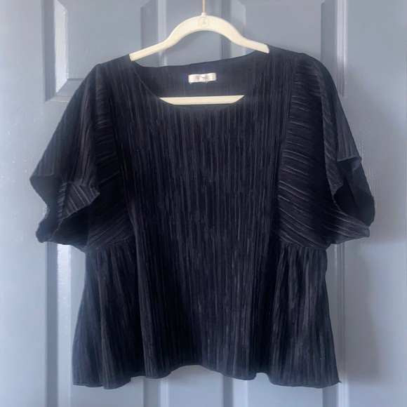 Madewell Tops - Madewell Black Pleated Short Sleeve Top